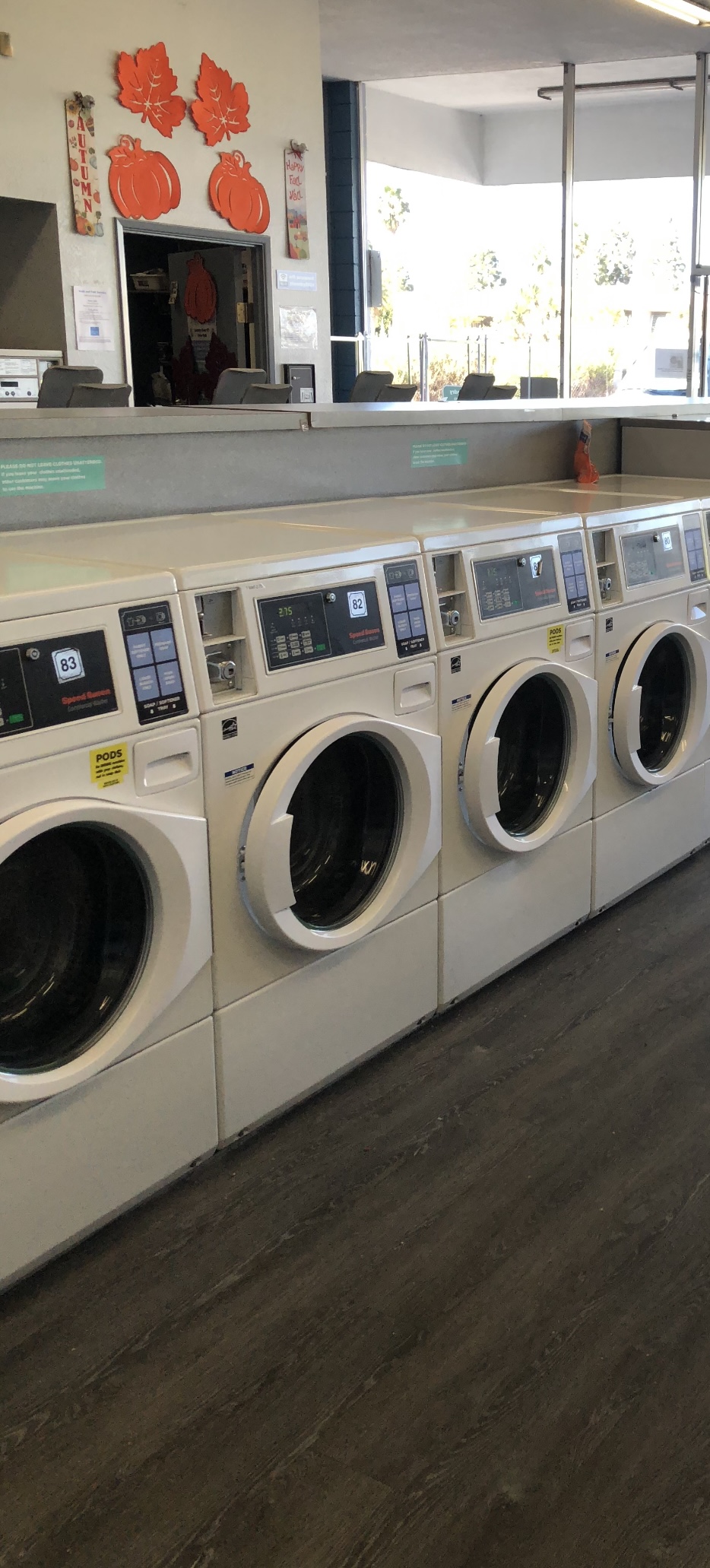 Laundromat Image 3447